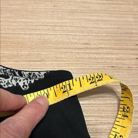 Elegant Black and Green Women's Top Size XL - Picture 4 of 6